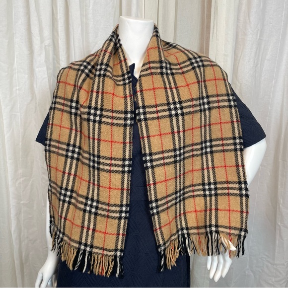 Burberry Vintage Iconic Nova Check Wool Scarf - Picture 1 of 6